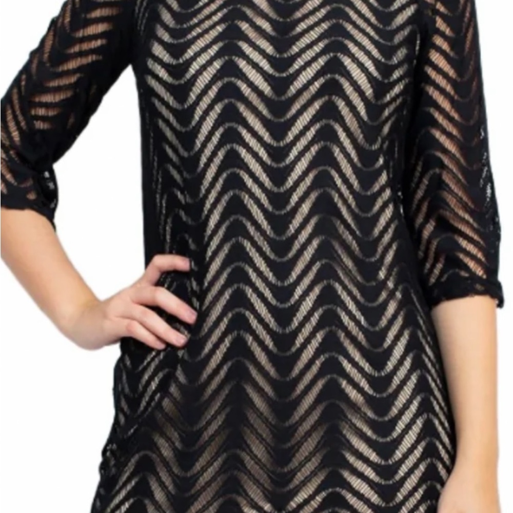 Emma & Michele Black and Cream Chevron Blouse